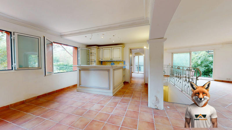 Appartement - 141 m² - 6 pièces