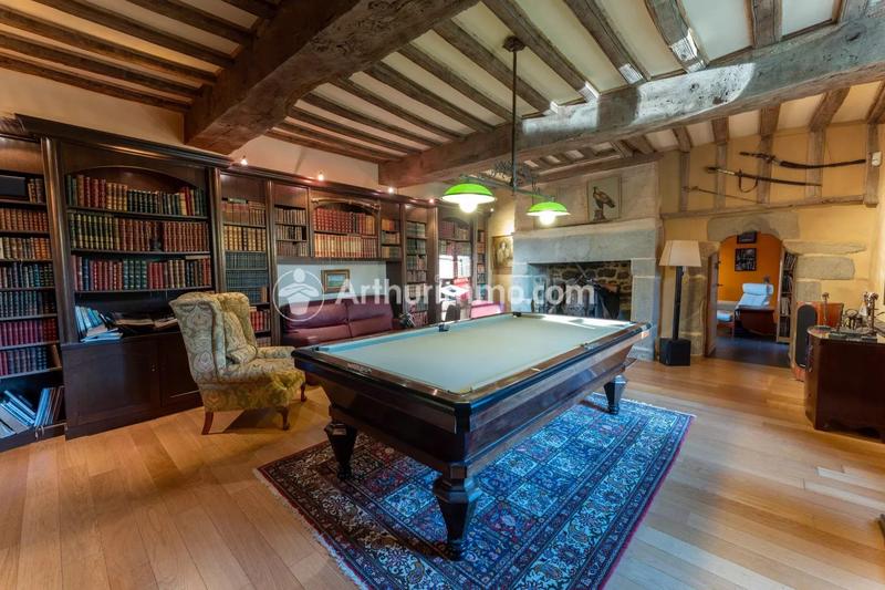 Maison - 700 m² - 12 pièces