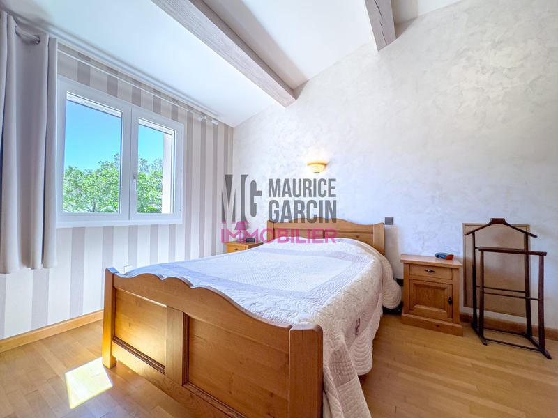 Maison - 212 m² - 6 pièces