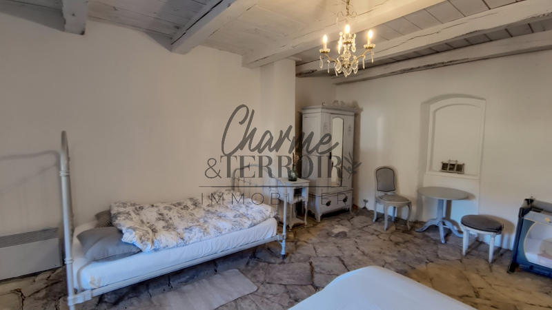 Mas - 228 m² - 10 pièces