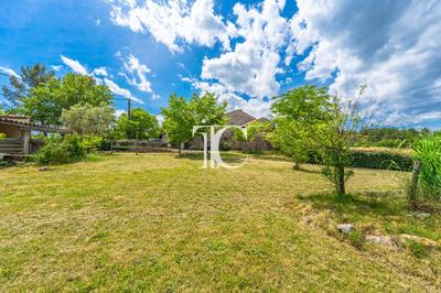 Maison - 354 m² - 14 pièces