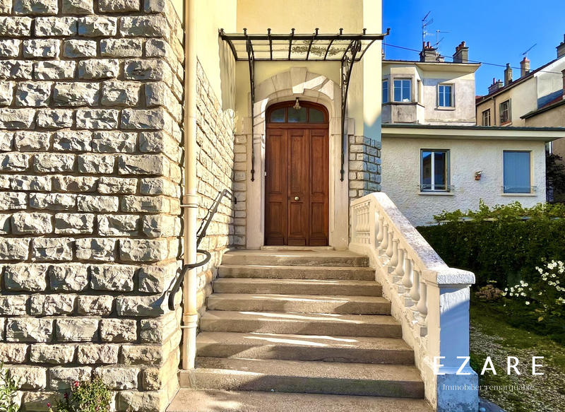 Appartement - 127 m² - 5 pièces