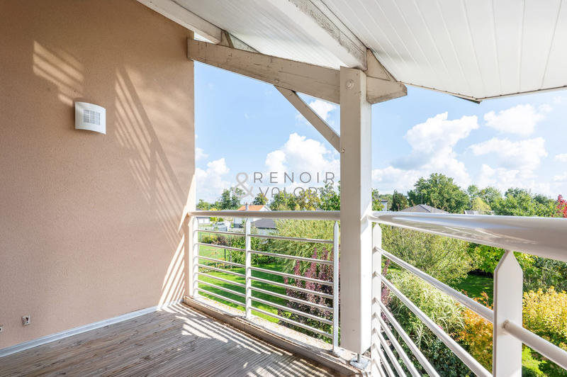 Maison - 270 m² - 7 pièces