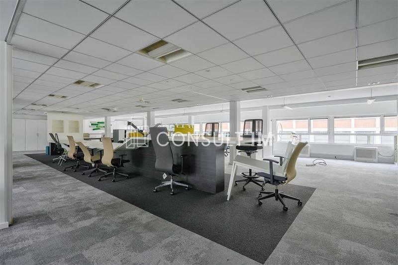 Bureau - 3 258 m²