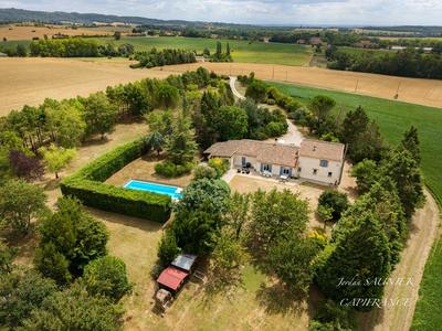 Propriété - 180 m² - 6 pièces