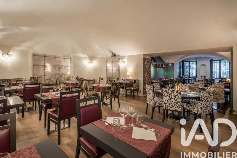 Maison - 980 m² - 35 pièces