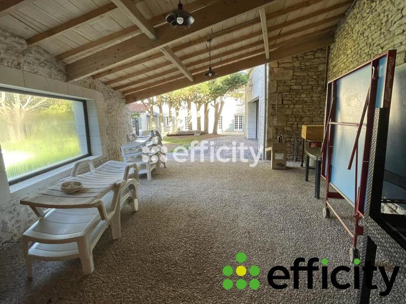 Maison de village - 360 m² - 10 pièces