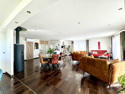 Maison - 150 m² - 5 pièces
