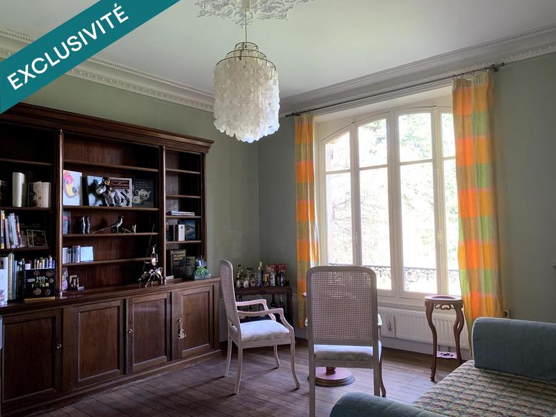 Maison - 274 m² - 11 pièces