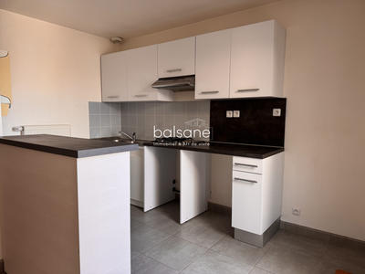 Appartement - 85 m² - 4 pièces