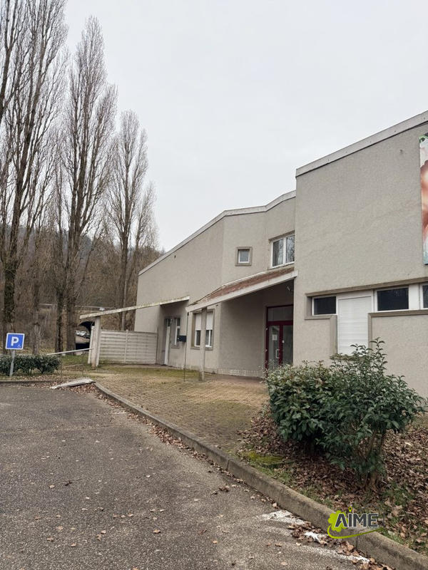 Local commercial - 900 m² - 4 pièces