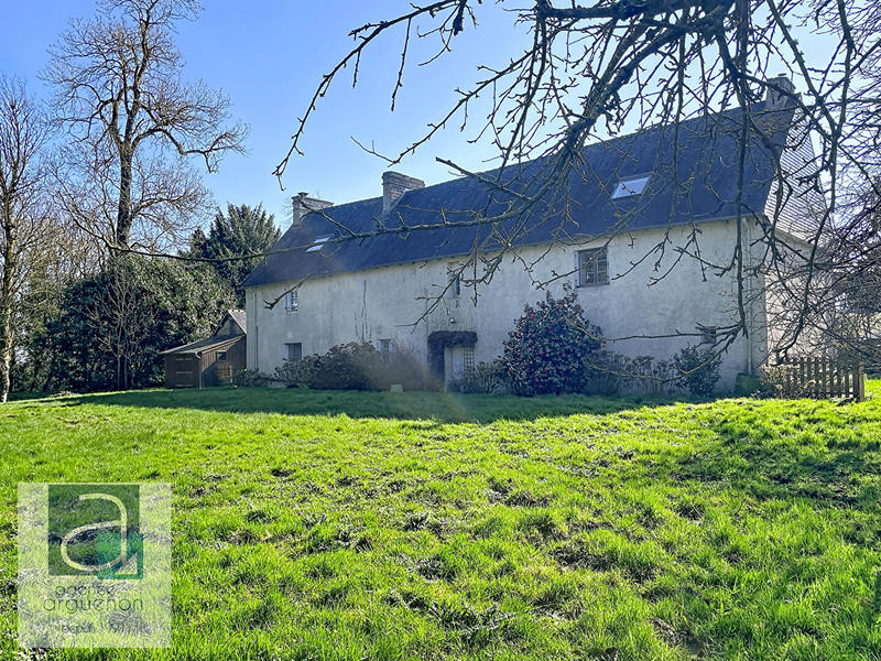 Maison - 250 m² - 8 pièces