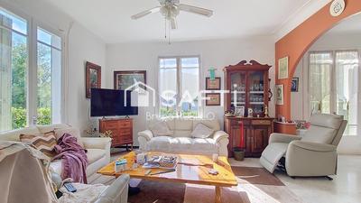 Maison - 180 m² - 7 pièces