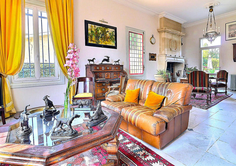 Demeure - 250 m² - 8 pièces