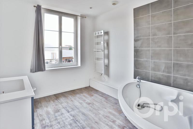 Maison - 152 m² - 6 pièces