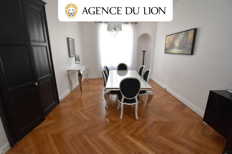 Maison bourgeoise - 276 m² - 11 pièces