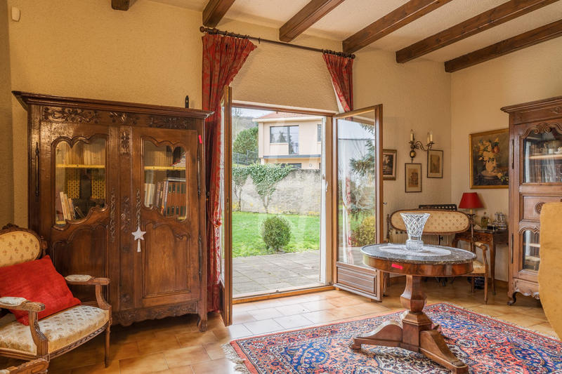 Maison - 226 m² - 7 pièces