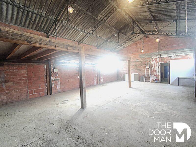 Local commercial - 170 m² - 4 pièces