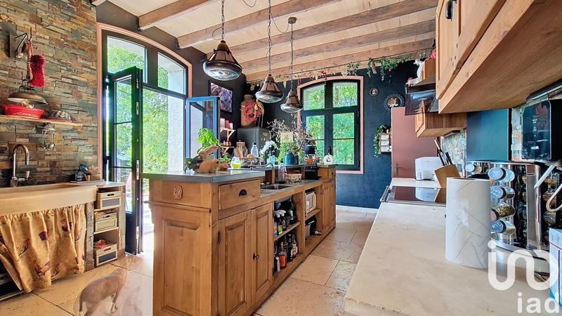 Maison - 370 m² - 8 pièces