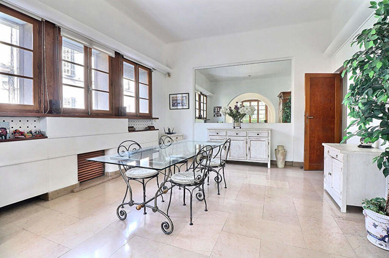 Maison - 200 m² - 8 pièces