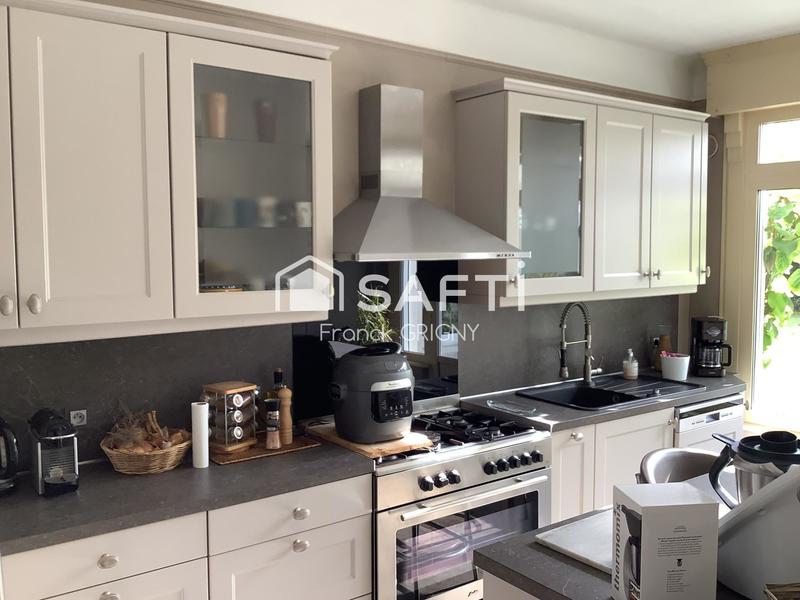 Maison - 222 m² - 7 pièces