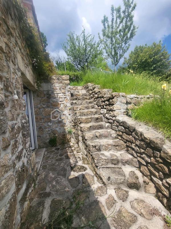 Maison en pierre - 127 m² - 6 pièces