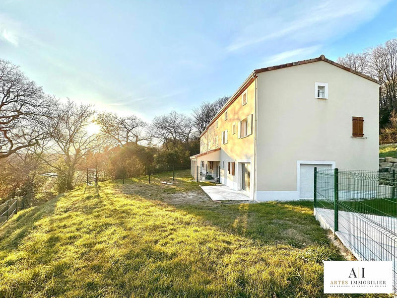 Villa - 108 m² - 6 pièces