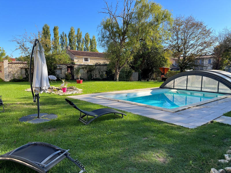 Maison - 246 m² - 7 pièces