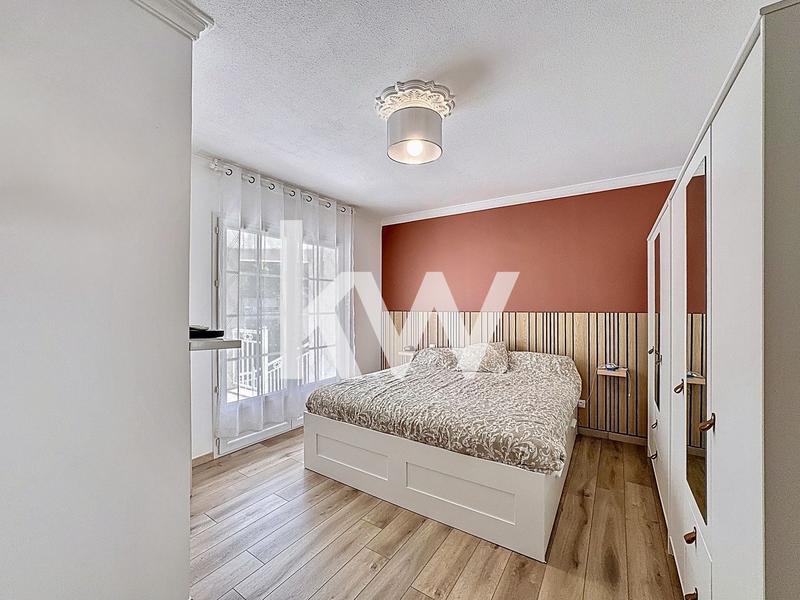 Maison - 245 m² - 8 pièces