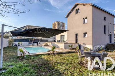 Maison - 149 m² - 5 pièces