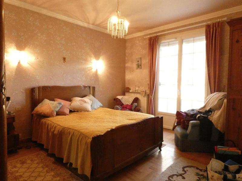 Maison - 180 m² - 7 pièces