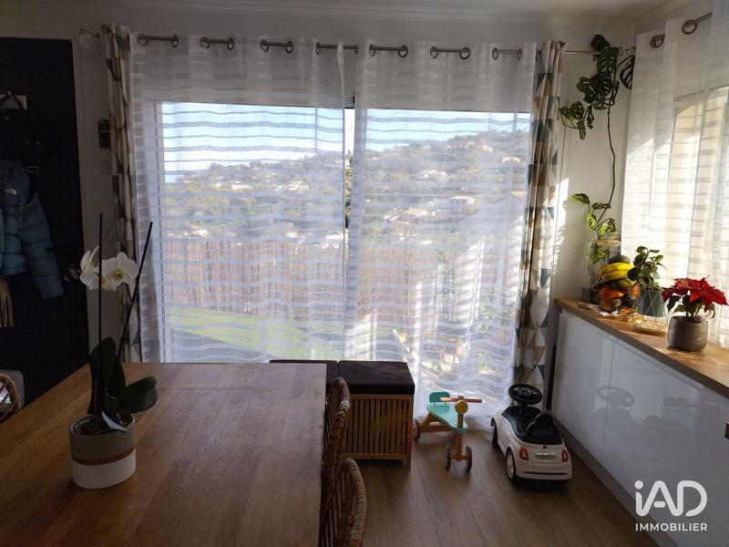 Maison - 99 m² - 4 pièces