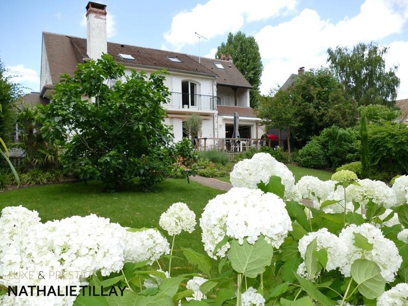 Maison - 243 m² - 7 pièces