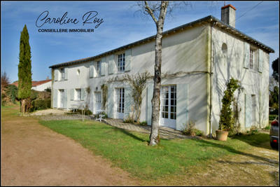 Maison - 288 m² - 8 pièces