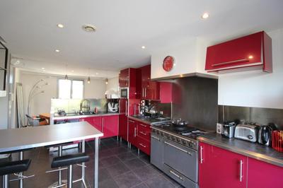 Villa - 216 m² - 9 pièces