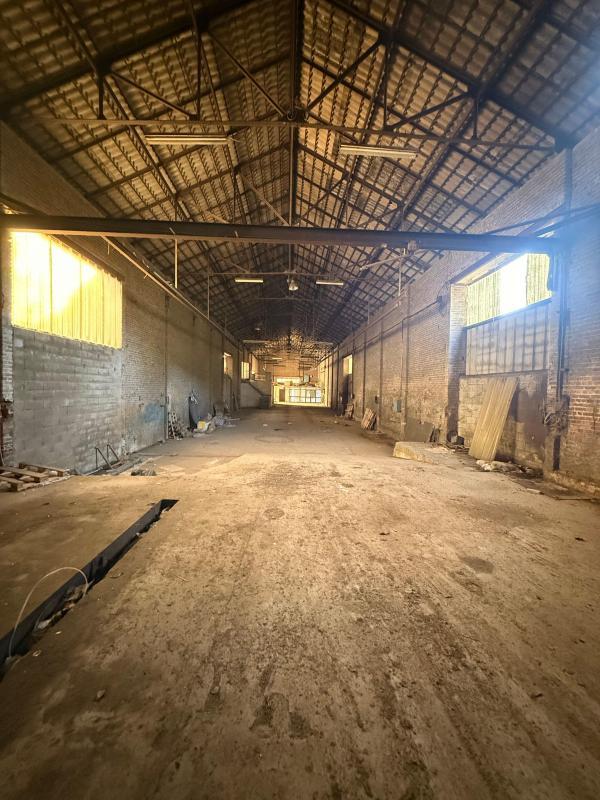 Entrepôt - 850 m²