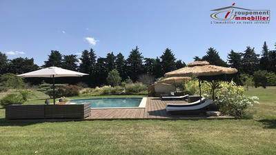 Mas - 530 m² - 8 pièces