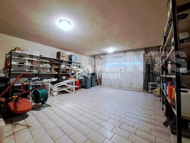 Maison - 300 m² - 7 pièces