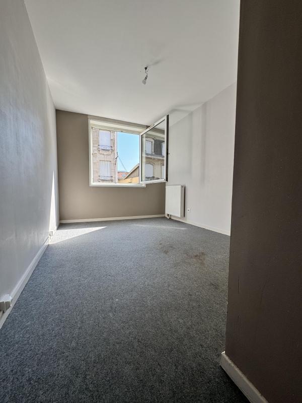 Appartement ancien - 79 m² - 3 pièces