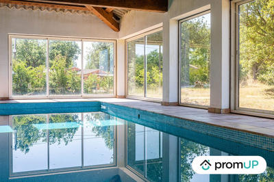 Villa - 220 m² - 8 pièces