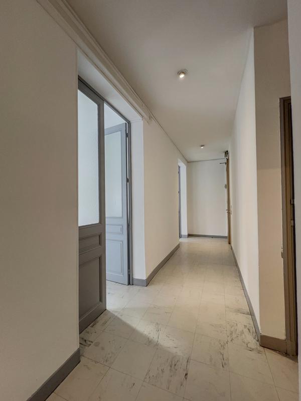 Appartement - 92 m² - 6 pièces