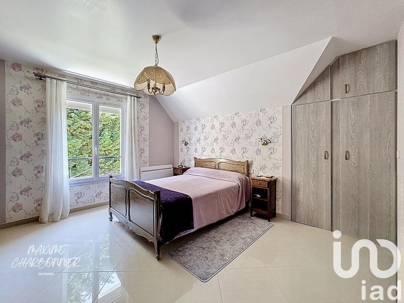 Maison - 186 m² - 8 pièces