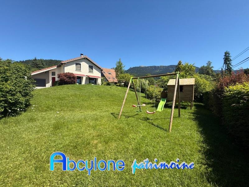 Maison - 170 m² - 5 pièces