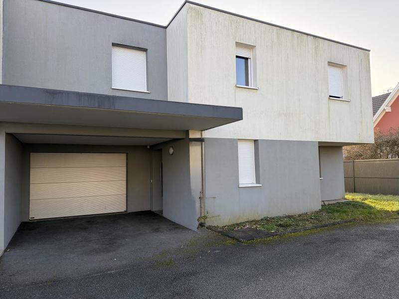 Maison - 102 m² - 4 pièces