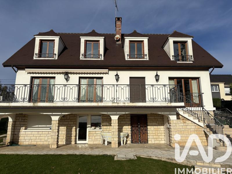 Maison - 253 m² - 11 pièces