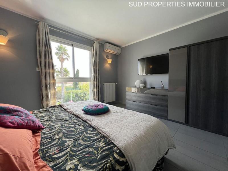 Maison - 218 m² - 7 pièces