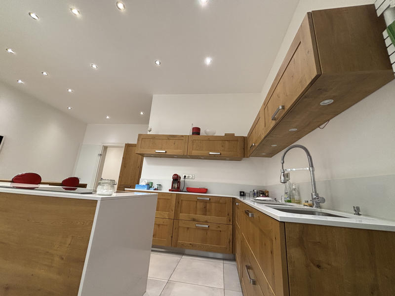 Local commercial - 269 m² - 6 pièces