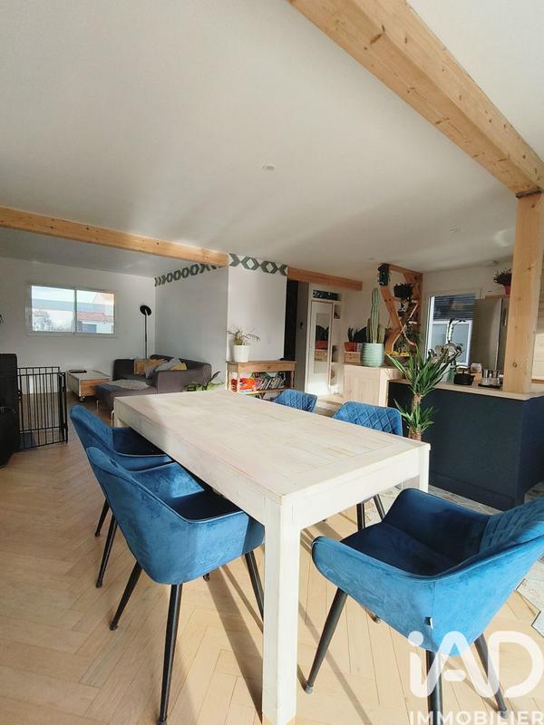 Maison - 97 m² - 5 pièces
