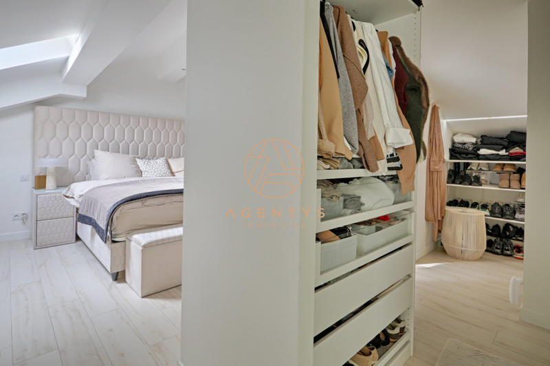 Appartement - 99 m² - 5 pièces