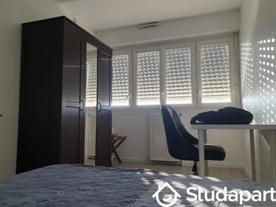 Chambre - 13 m² - 1 pièce